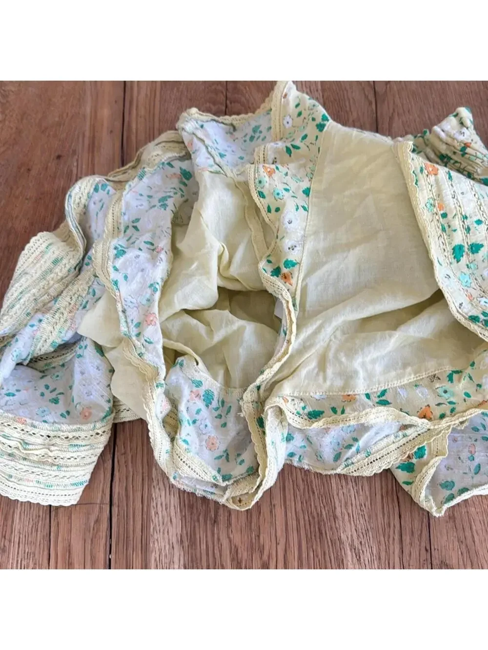 Aerie Floral Pleated Ruffle Mini Skirt size xs